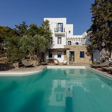 Padma, Paros Βίλα