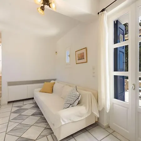 Padma, Paros Βίλα *
